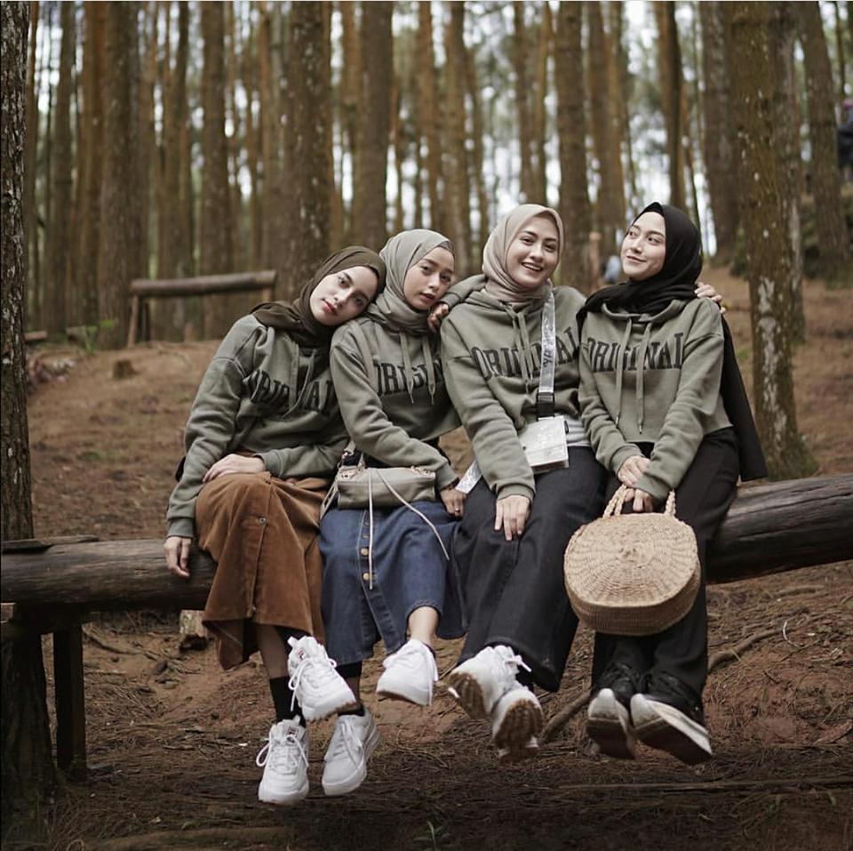 Adelina Store Jaket Hoodie Tangan Panjang Sweater Abu Tua Sablon Hitam // Jaket Sweater Hoodie Jumper Babyterry tebal // Sweater Abu Tua Sablon Hitam Variasi Topi - Hight Quality