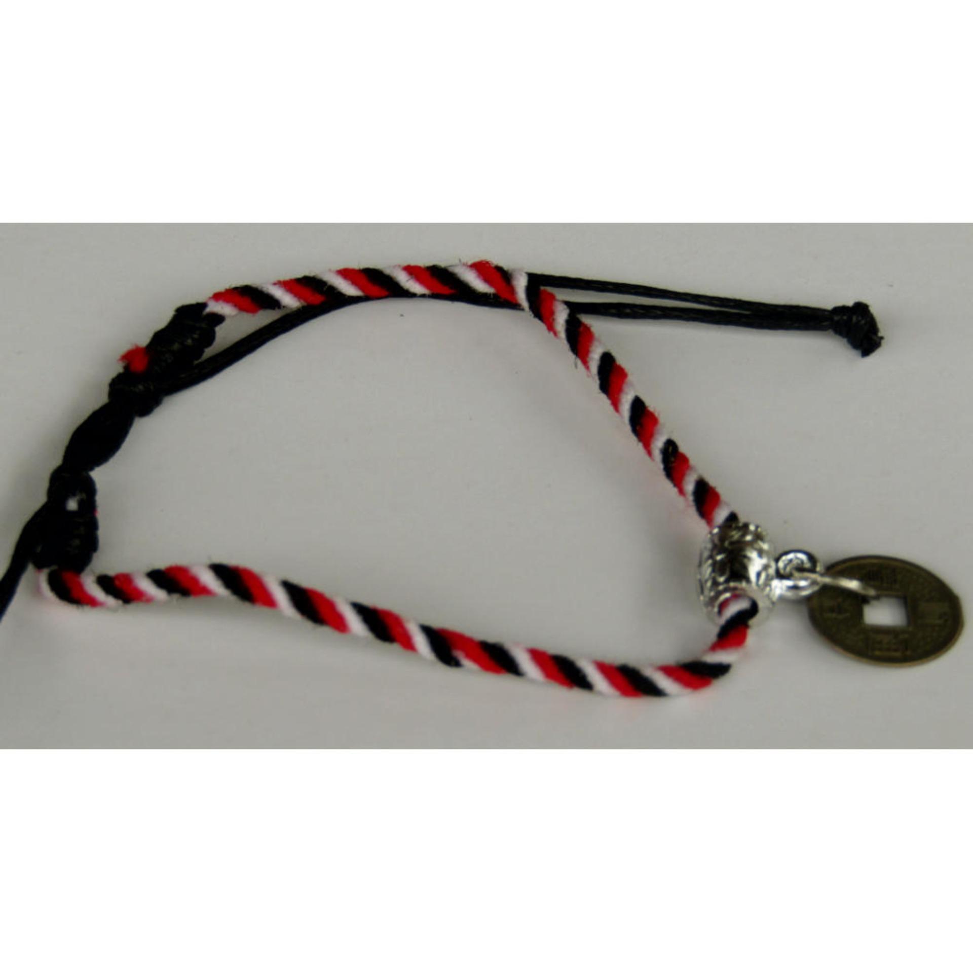 Gelang Tridatu pis bolong khas Bali