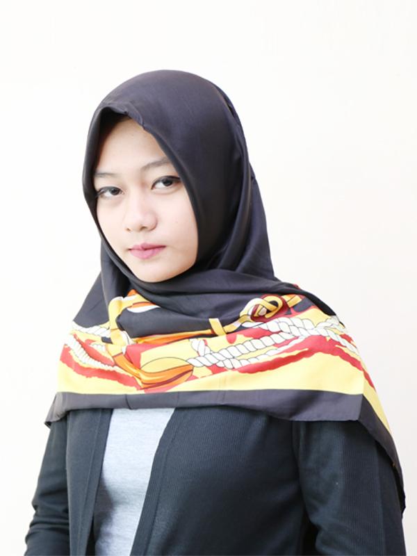 Jilbab Printing Segi Empat Halus Lembut Tom-Tom Eksklusif Cloe Original Bahan Satin