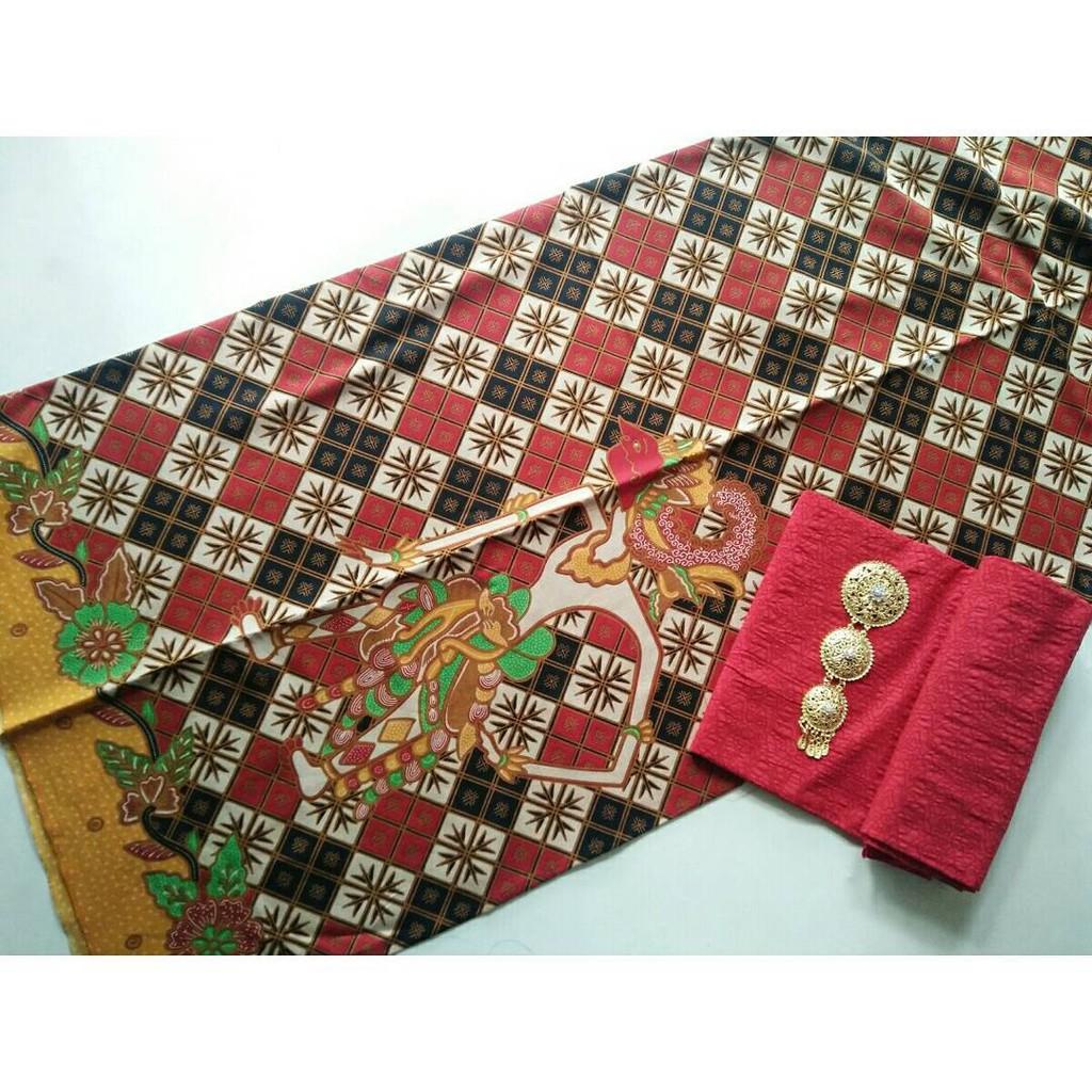 Kain Batik Solo Motif Colet Wayang Catur Kotak