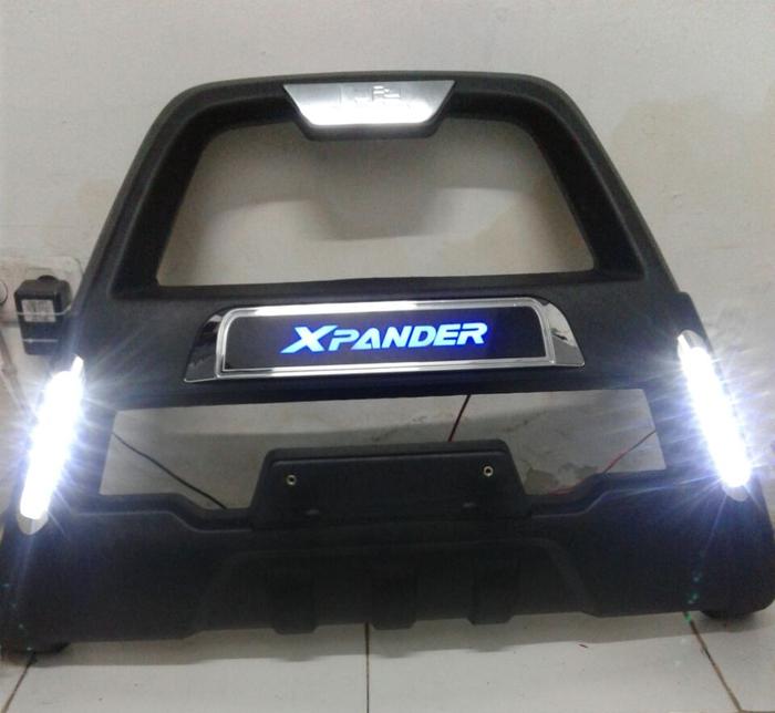 pengaman bumper depan Mitsubishi Xpander dengan lampu /