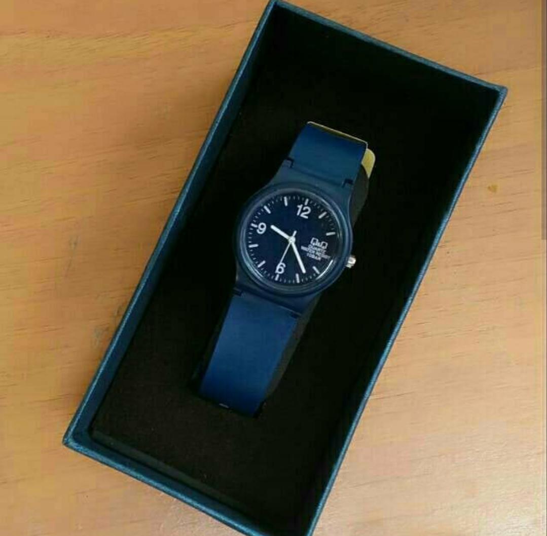 QQ Original - Q&Q Jam Tangan Wanita - Desain Kasual - Tali Karet - Anti Air
