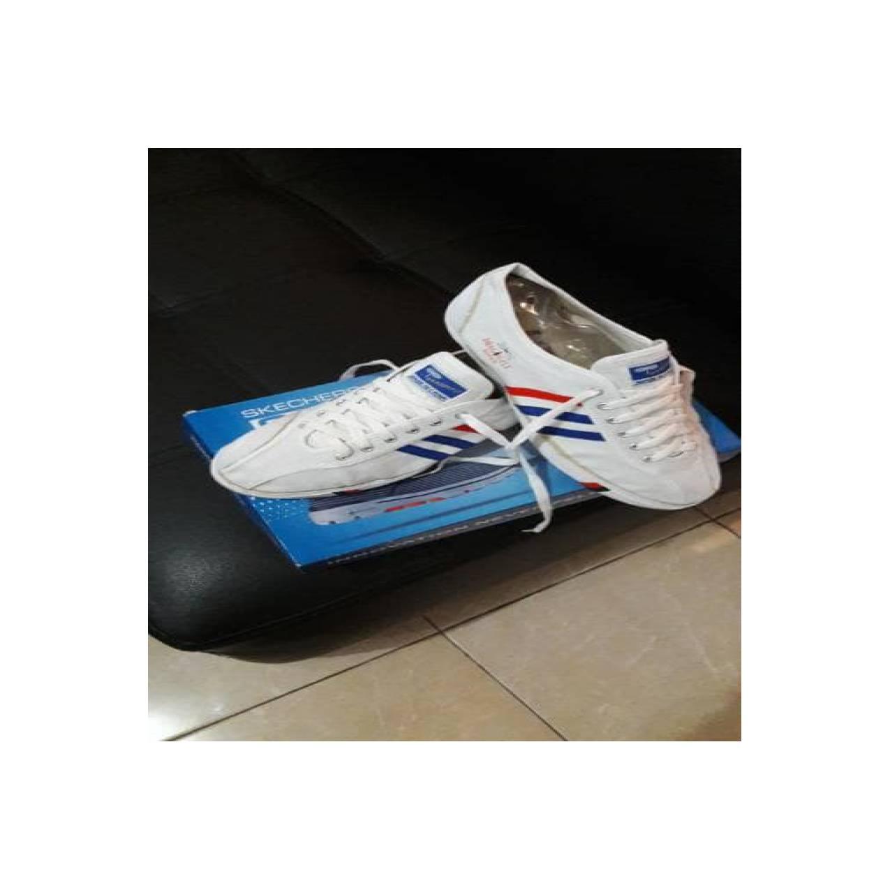 TERBARU Sepatu Capung Putih merk Dragonfly LARIS MANIS