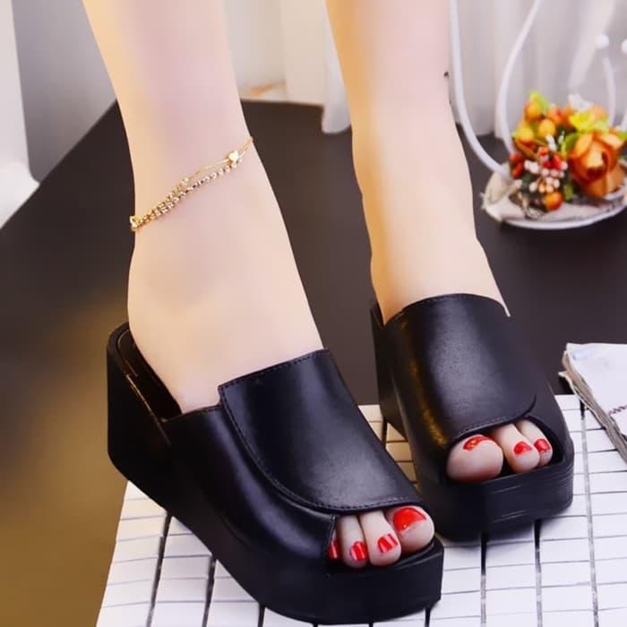 SANDAL WEDGES WANITA TERBARU HR04 HITAM