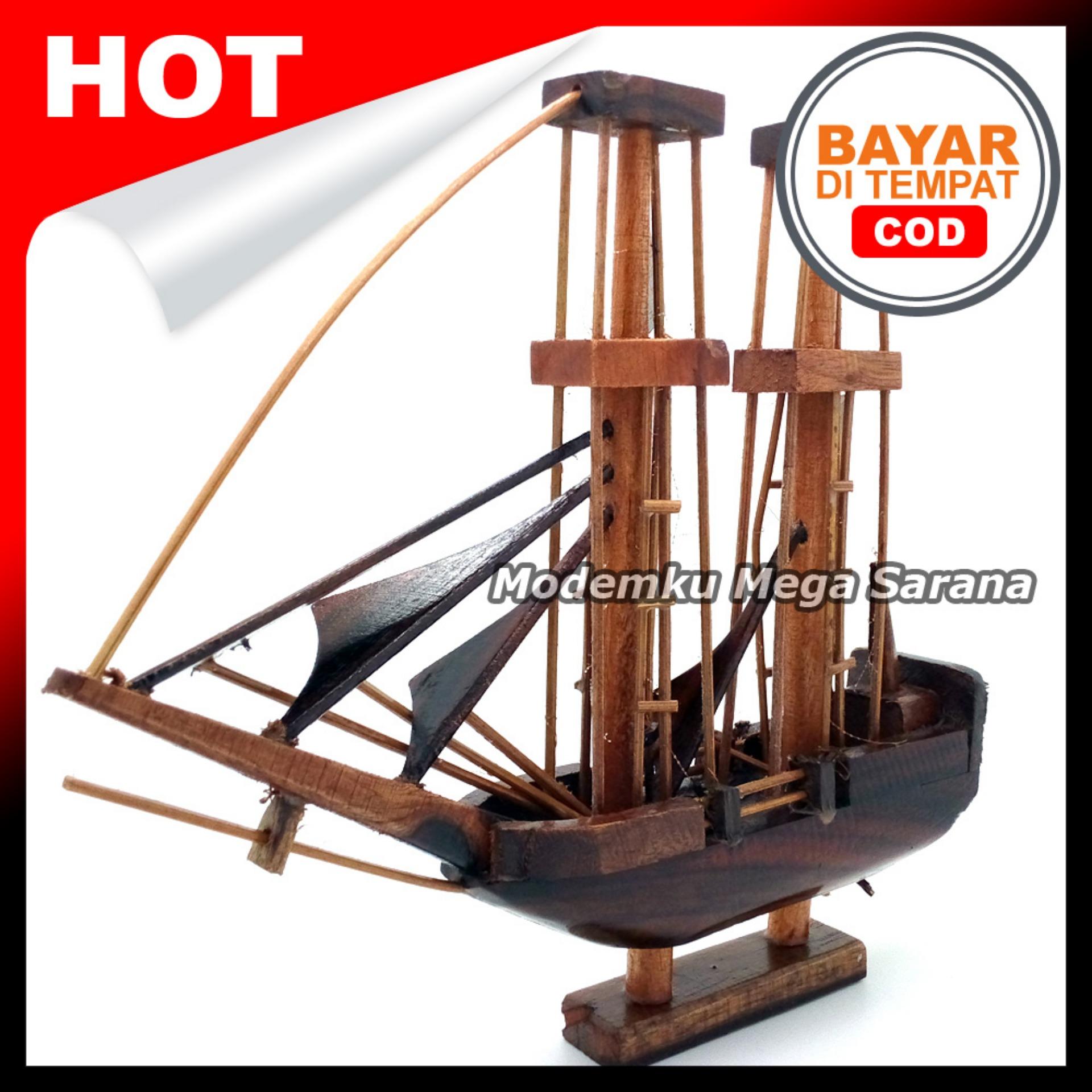 Kerajinan Jogja Miniatur Kapal Prau Pinisi Kayu 23x21x4 cm