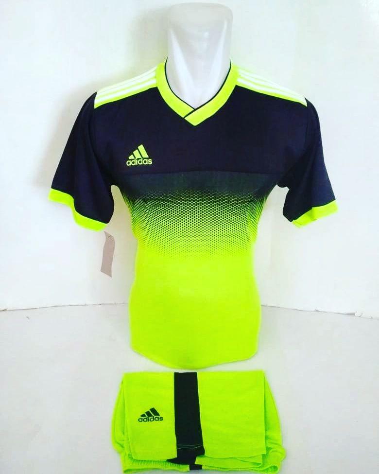 Baju Olahraga Jersey Bola Kaos Setelan Futsal / Volly Adidas