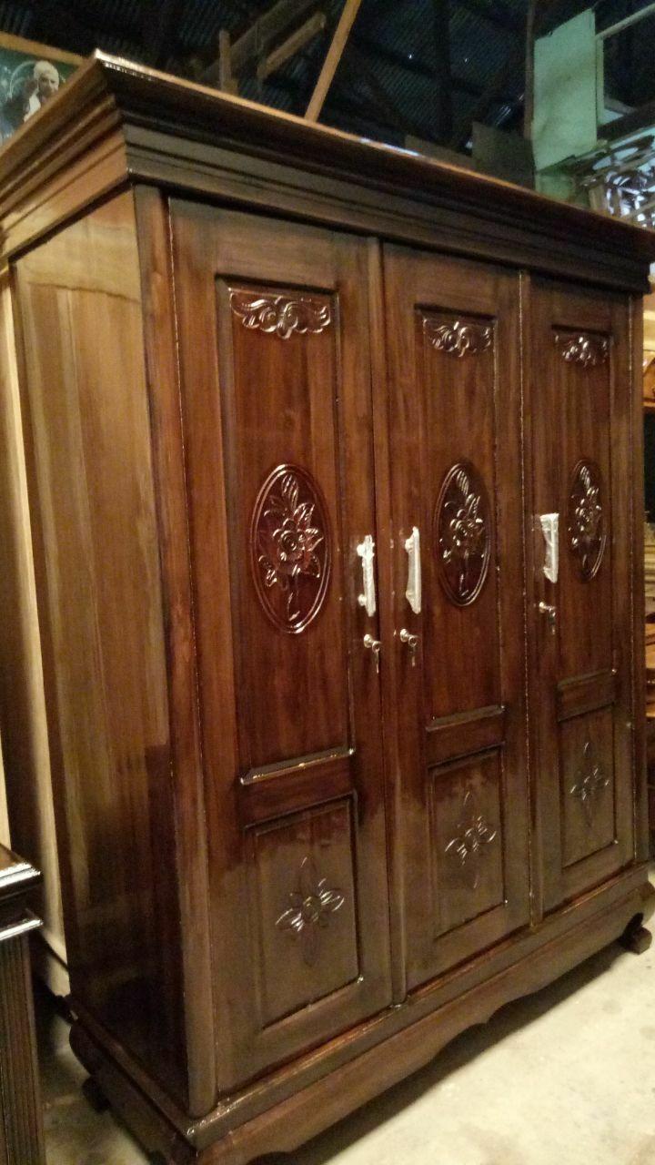 lemari 3 pintu bahan kayu jati jepara