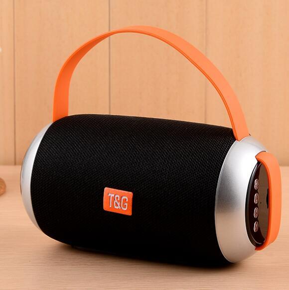Menempatkan Bluetooth Pembicara Nirkabel Luar Ruangan Subwoofer Portabel Audio Abu-abu