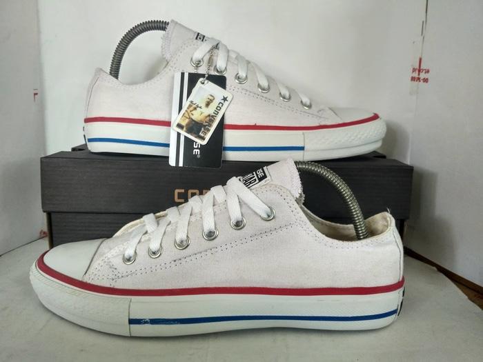 sepatu converse allstar chuck taylor putih list merah