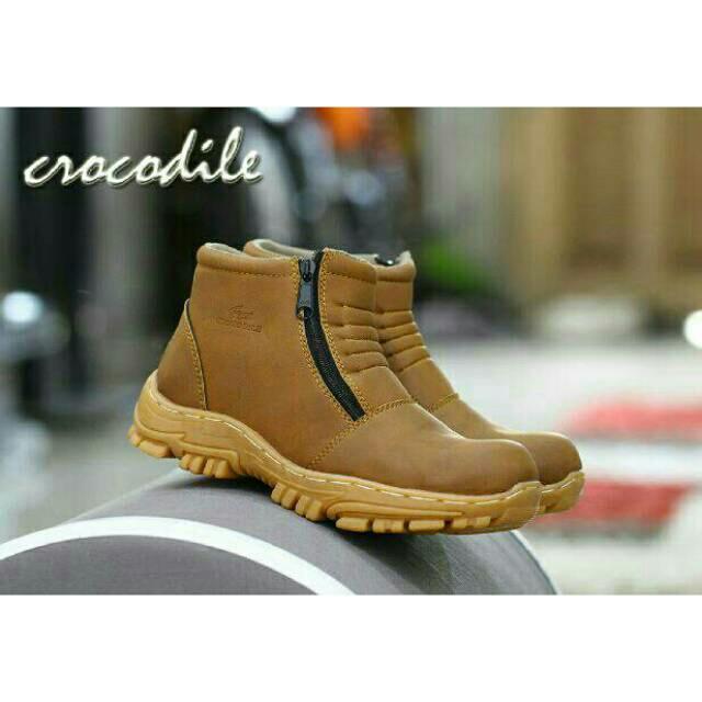 sepatu boots pria work safety crocodile 