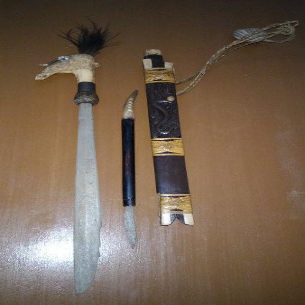 Mandau Batu asli dayak