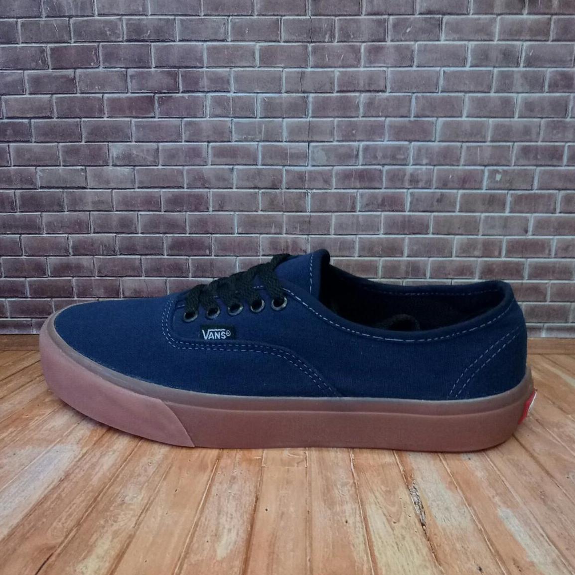 Jakarta Sneakers - Sepatu Vens Authentic Canvas Unisex Sneakers Skateboard (Bisa Bayar Ditempat)