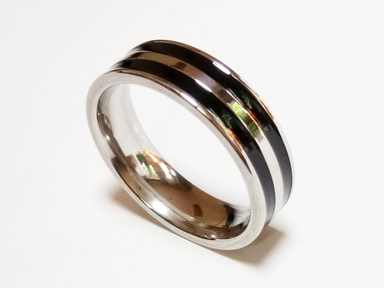 VeE Cincin Single / Couple / Pasangan untuk Tunangan / Nikahan Titanium Stainless Steel Silver Black M1