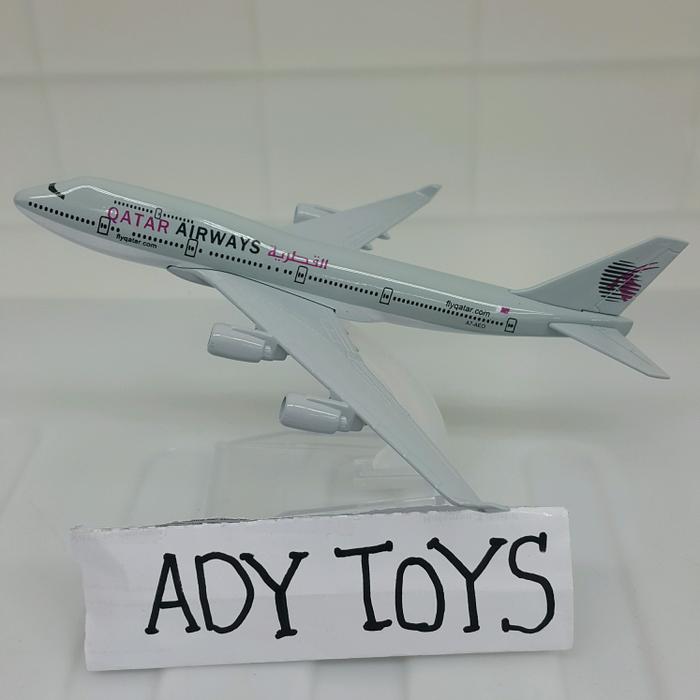 QATAR AIRWAYS Miniatur Pajangan Pesawat Air Plane Model