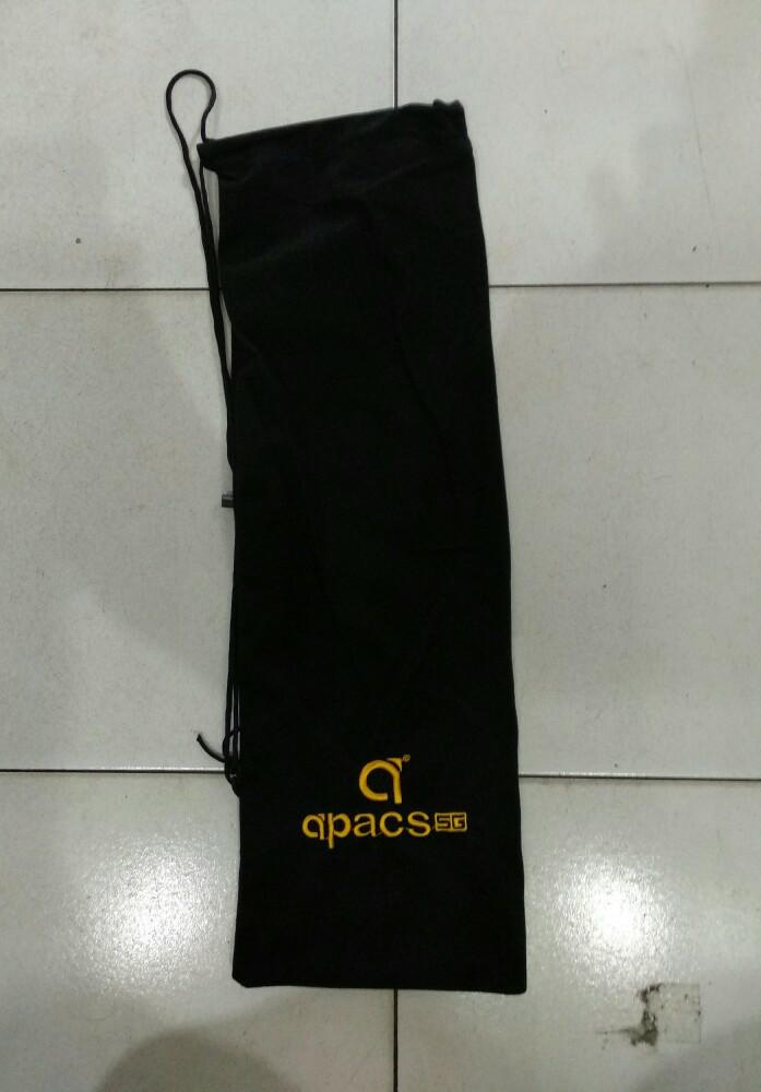 HARGA DISKON!!! Sarung Raket Badminton / Tas Kain Raket Badminton merk Apacs ! 100%ori - fiNdGJ