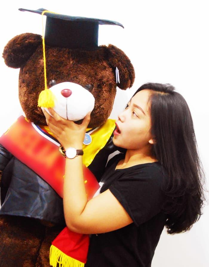 boneka wisuda teddy bear super jumbo plus selempang wisuda bordir nama Boneka09078