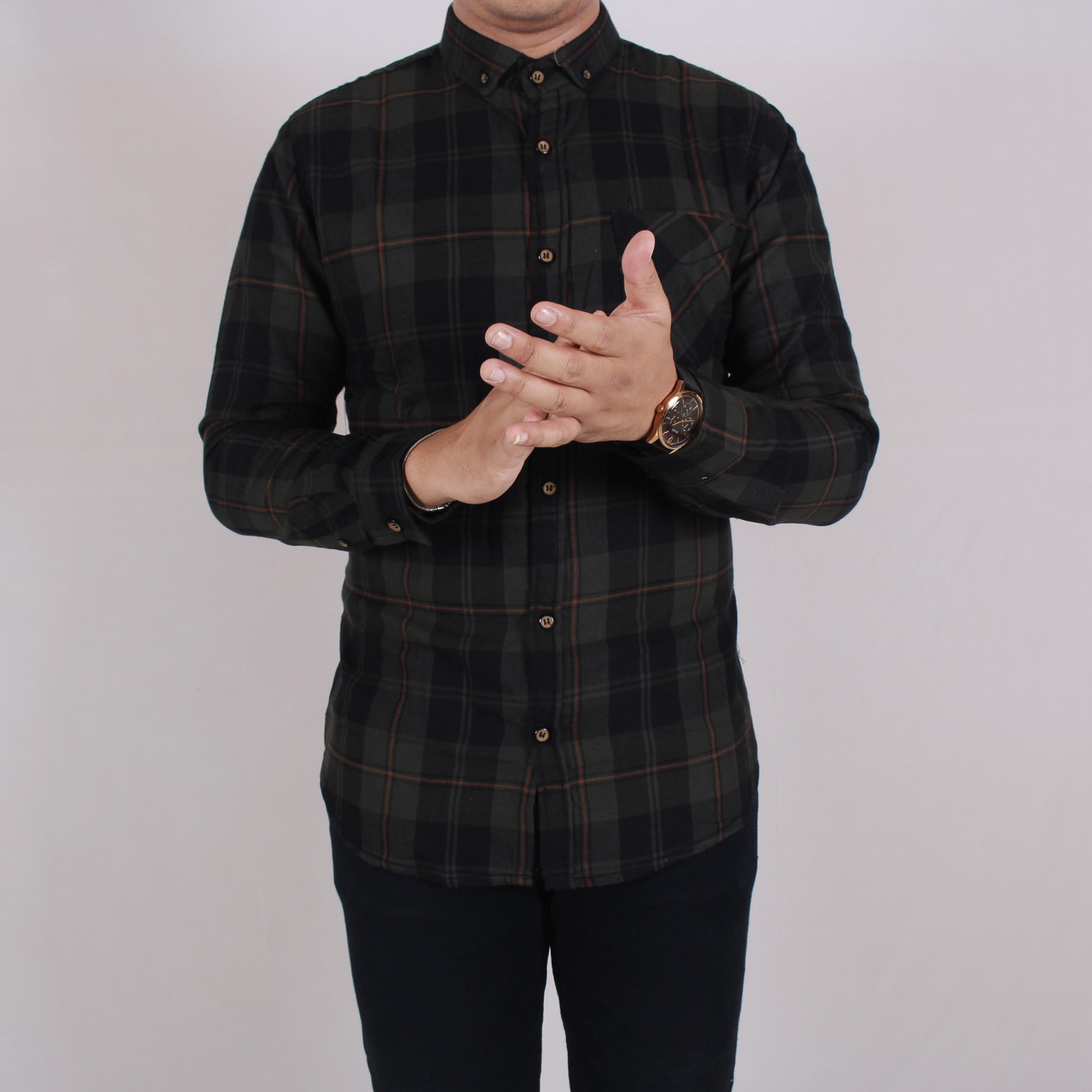 Zoeystore1 Kemeja Flanel Pria Lengan Panjang Kemeja Flannel Cowok Kerja Kantoran Kemeja Flanel Distro Black Plaid Army 6066