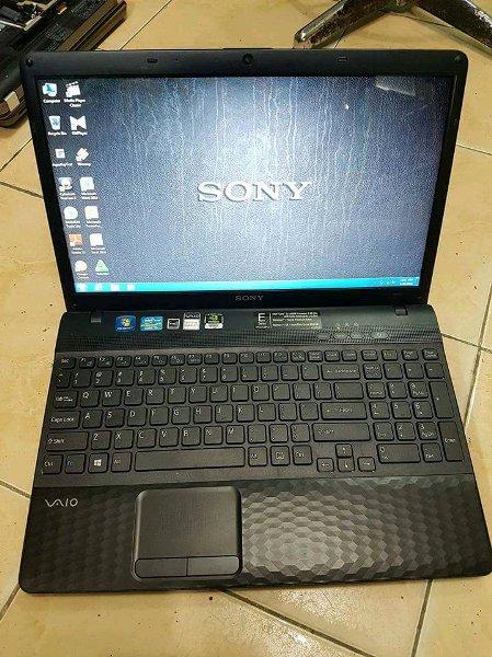 Laptop sony vaio core i5
