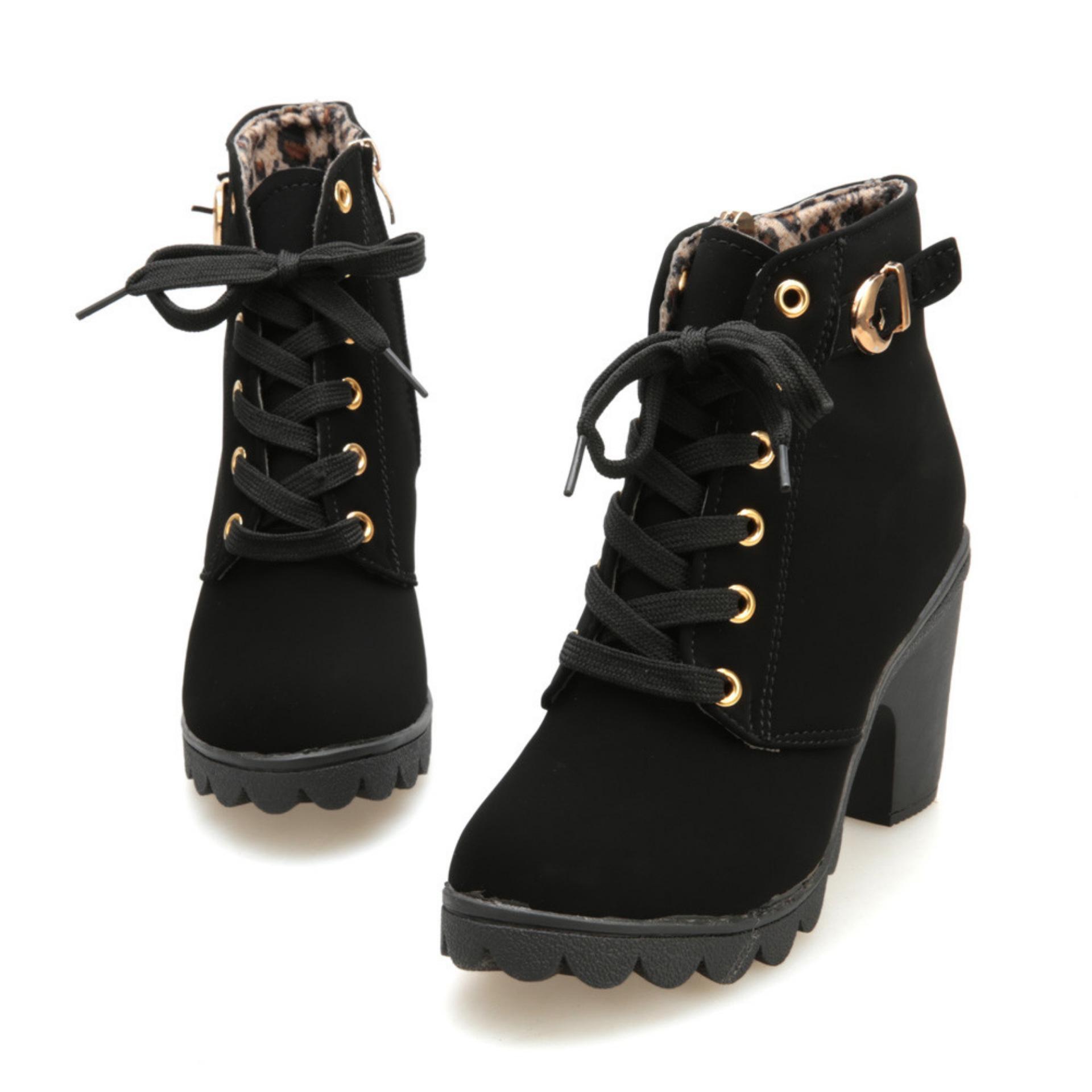 SEPATU HEELS BOOT TB-284 HITAM