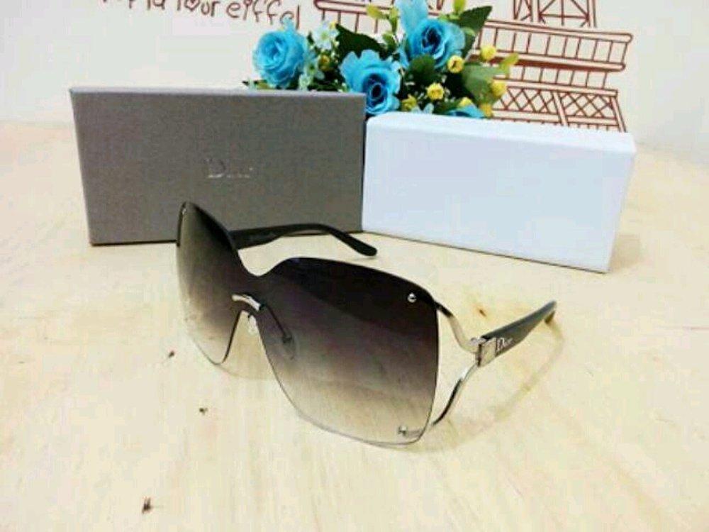 Kacamata sunglass dior wanita 84