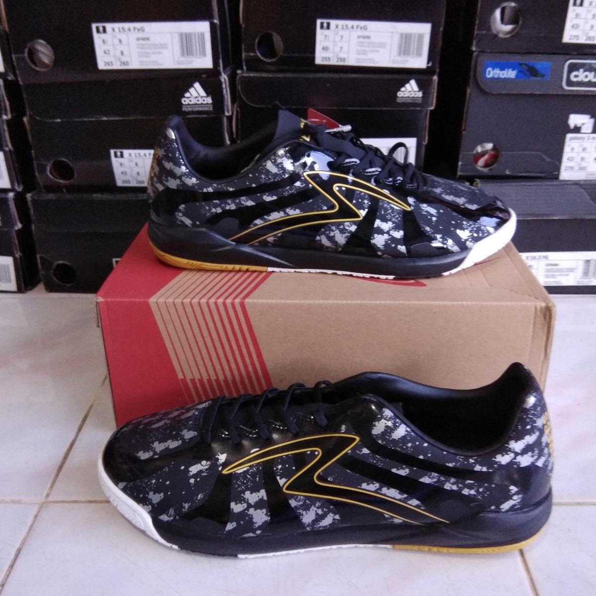 Sepatu Futsal Specs Barricada Ultima IN