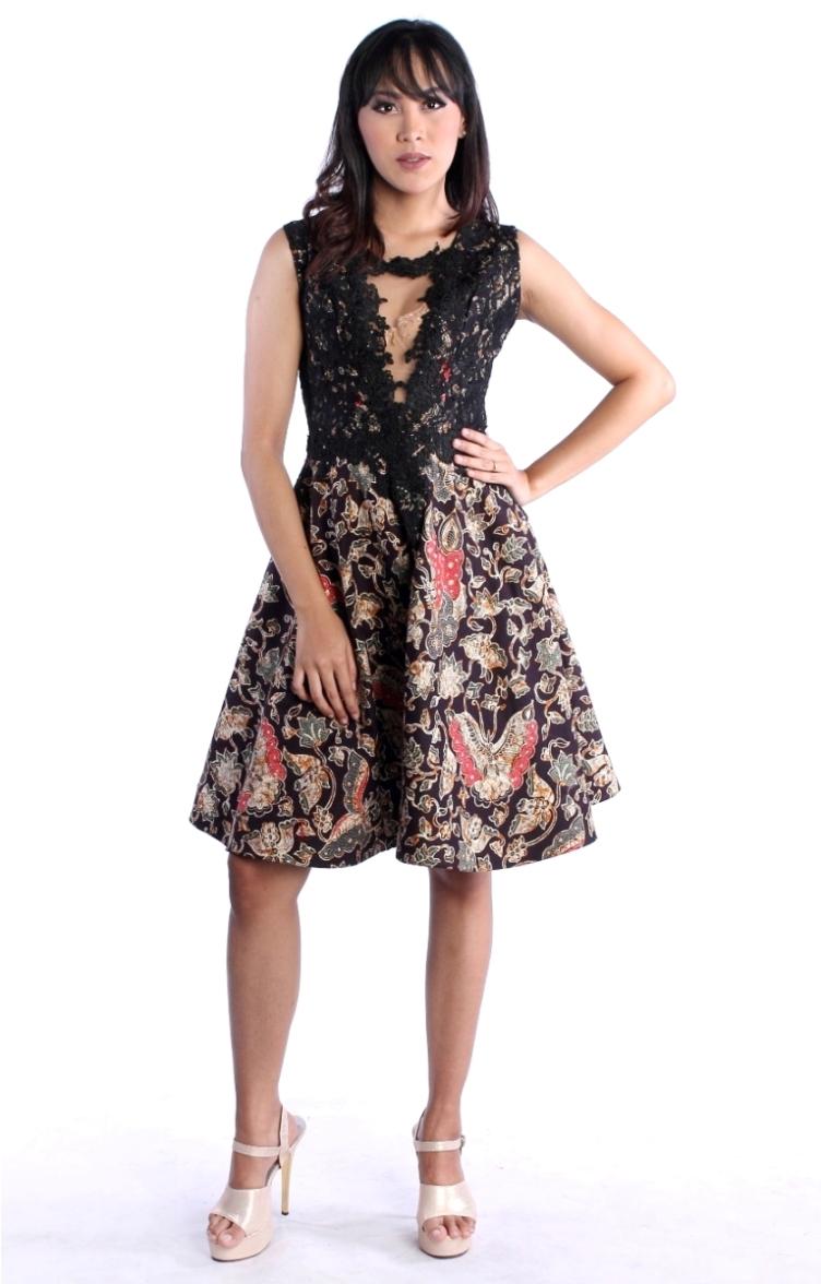 Batik Pesta Modern Bahan Katun Kombinasi Brokat Mini Dress Batik Modern Kupu Kupu Hitam RR1812 by Arcobaleno Produsen Dress Batik Pesta Terbaru 2018 Desain CANTIK dan ANGGUN cocok untuk baju kerja, baju dress pesta dan acara resmi lainnya HARGA MURAH