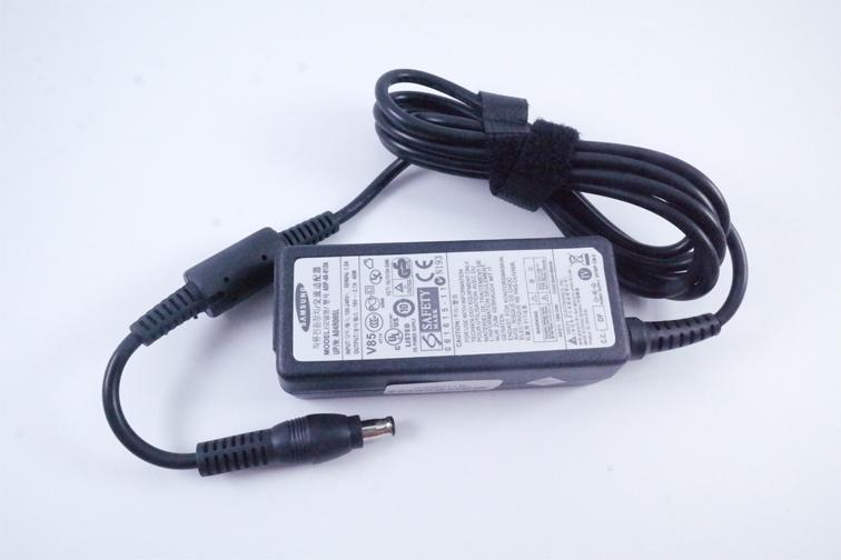 SAMSUNG Ori Adaptor Charger Laptop Notebook 19V 2.1a Jarum (5.5*3.0)
