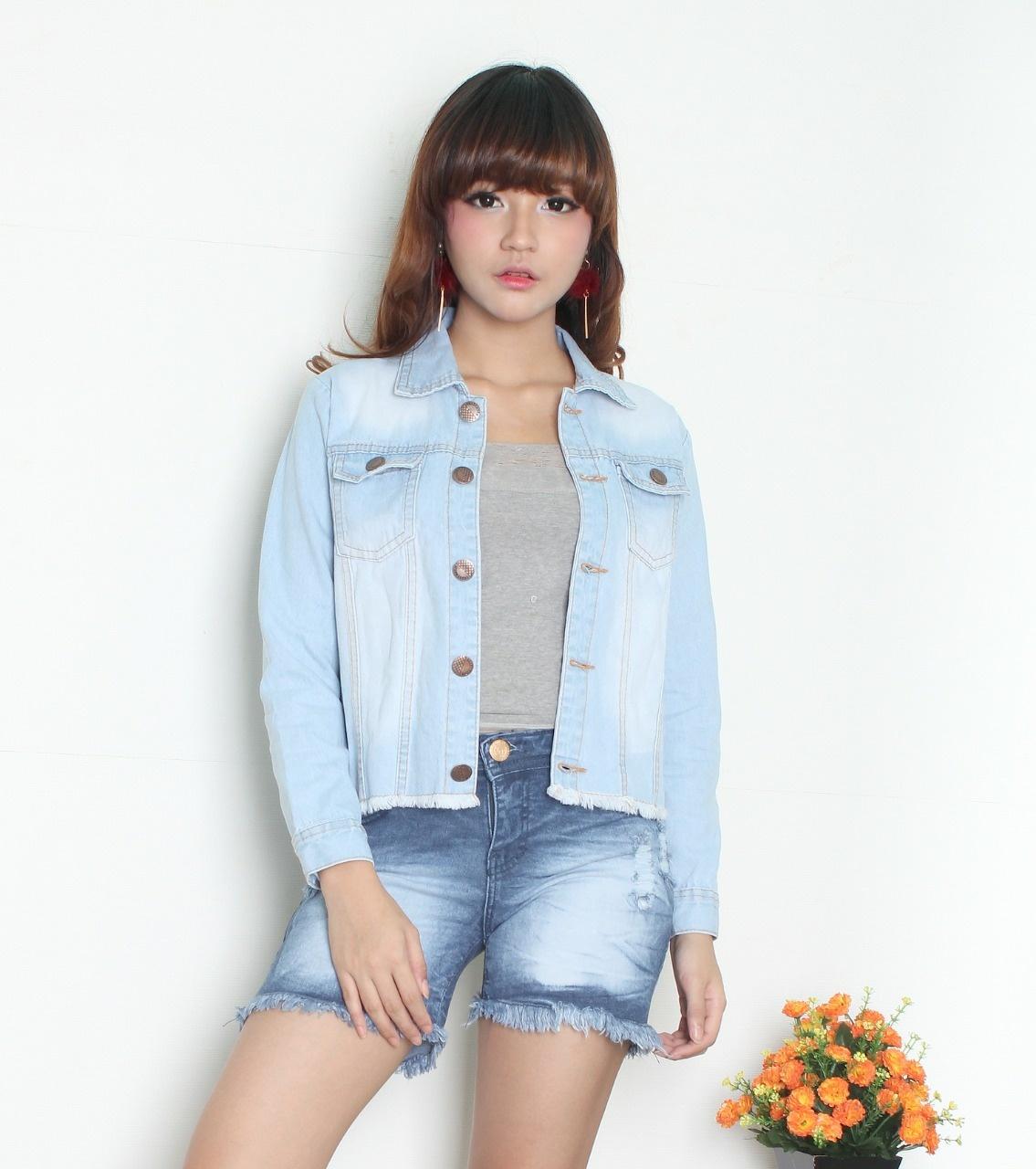 AG Apparel Jaket Ashanty Jeans Biru Muda / Jaket Wanita / Fashion Wanita / Jaket Denim / Jeans Import / Model Kekinian / Jaket Kekinian / Fashion Wanita / Setelan Wanita / Fashion Wanita / Model Kekinian / Atasan Murah / Jaket Bomber / Jaket Denim