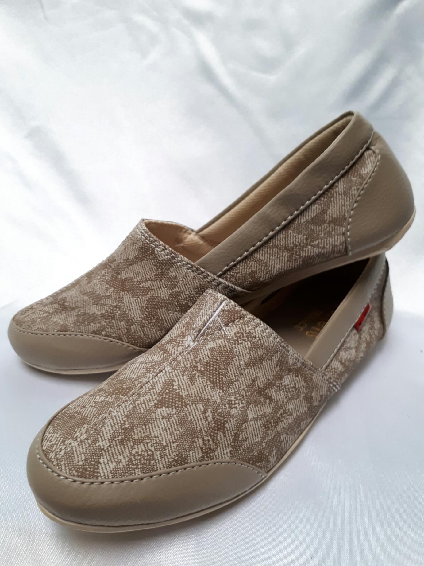 Sepatu wanita murah kickers bahan melar lentur nyaman diakai