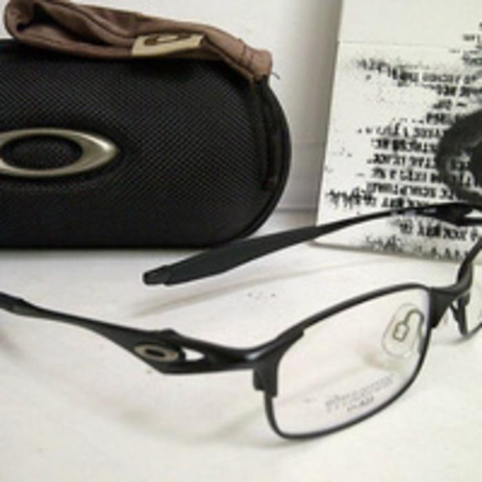 Lensa Supersin dan pasang ke frame