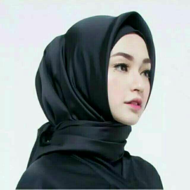 Jilbab Segiempat Satin Polos Murah - tukiyem13