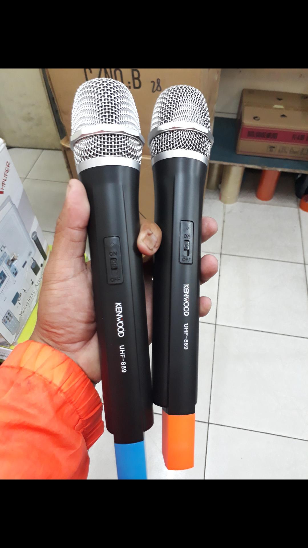 KENWOOD UHF 889 mic wireless karaoke audio musik panggung suara ktv VOKAL ZTHS Double mic sepasang pegang kenwood UHF 889 1bh receiver 2bh mic pegang 1bh kabel audio output Free baterai AA Frequency UHF jarak bisa pakai sampe 30m