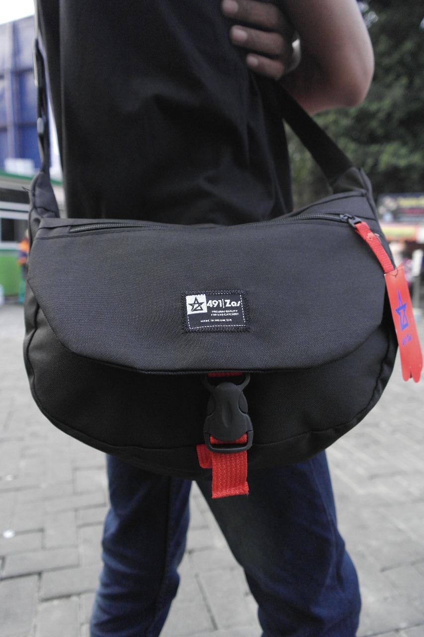 R2G Store - Tas Selempang / Shoulder Bag Pria Varian Warna