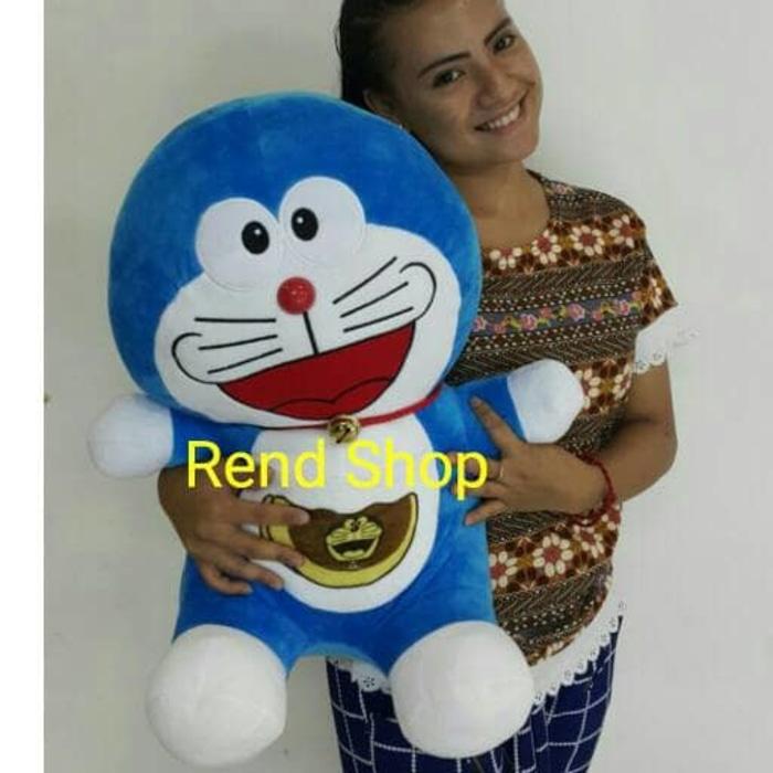 Boneka Doraemon Besar