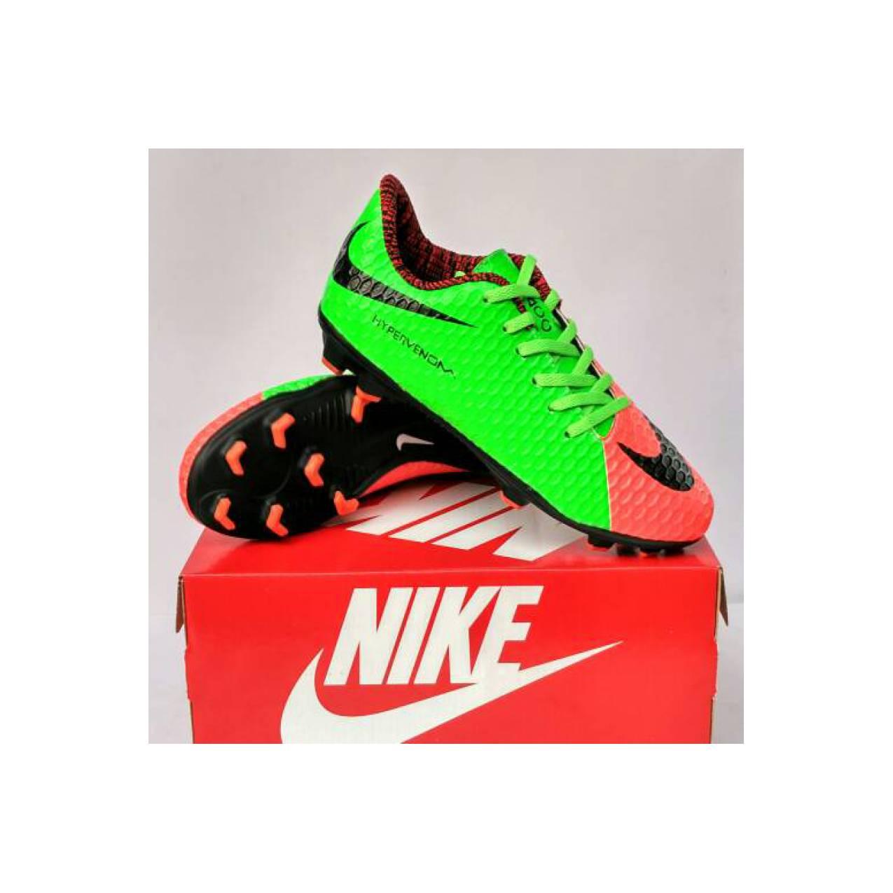 Sepatu Bola Nike Hypervenom / Olahraga / Sepak Bola & Futsal
