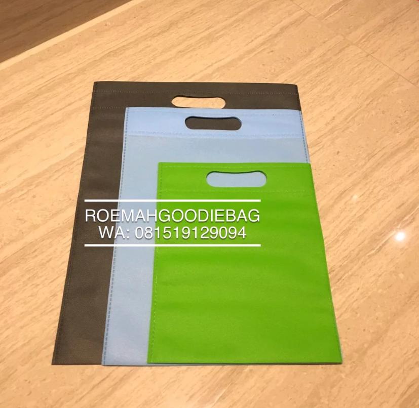 Tas Spunbond Oval 30x40 - Tas Souvenir - Tas Press - Kain Spondbond - Goodiebag (@2200)