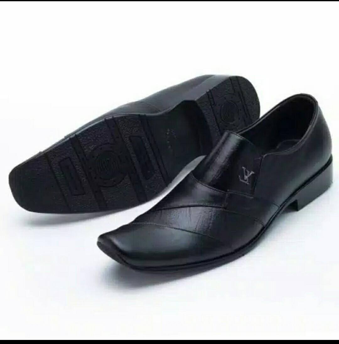 Sepatu Pantofel Pria / Sepatu Pantofel Pria Kulit Sapi Asli Handmade Model Masa Kini Best Quality 902 HT