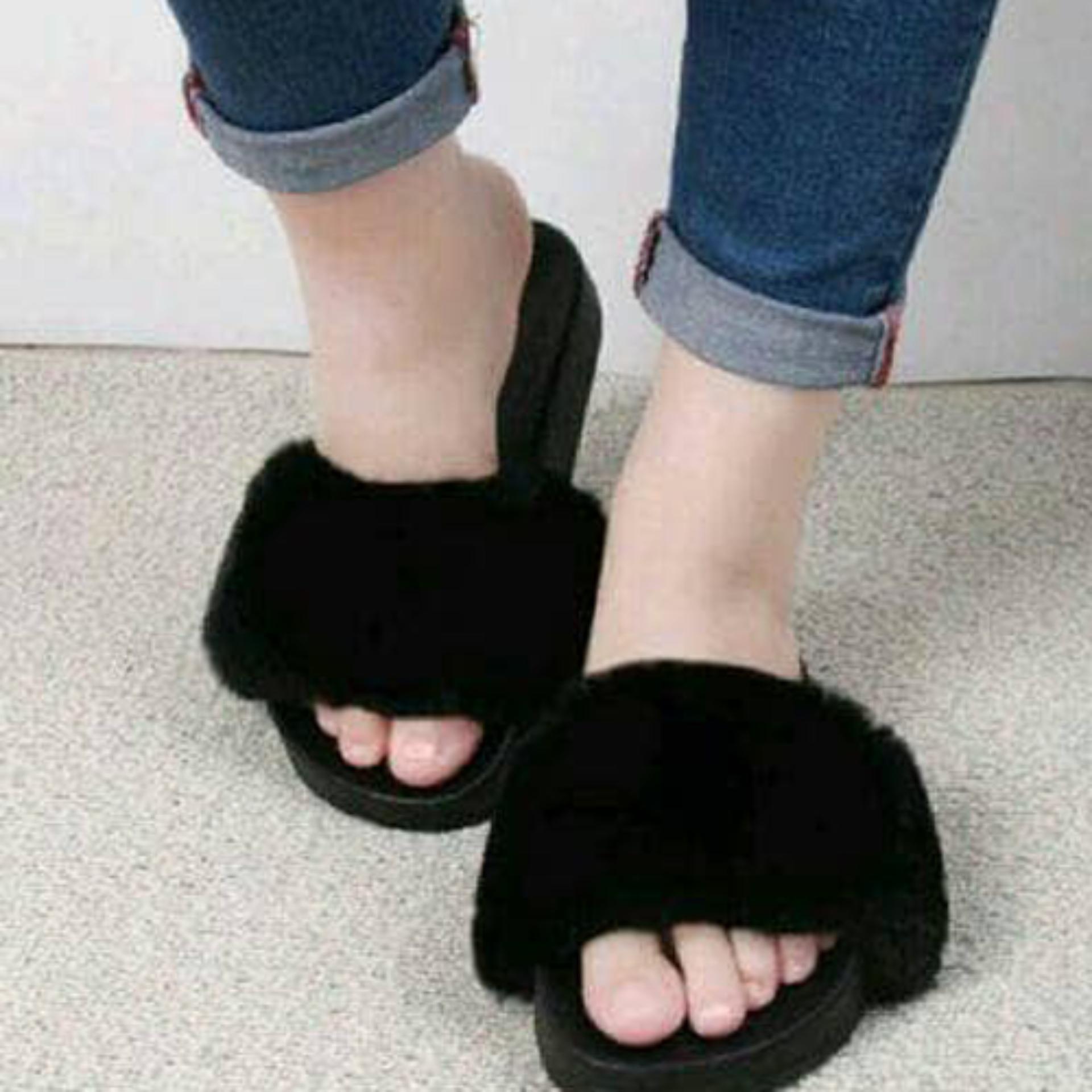 Sandal Wanita Slop Bulu SDL72 Hitam