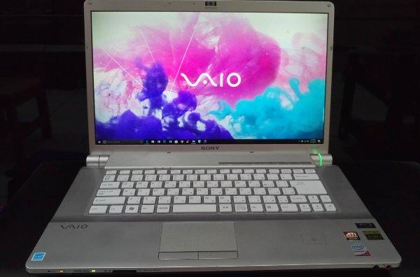 SONY VAIO VGN-FW LCD 16.4 inch Full HD 2.3GHz 3GB Blu-ray Drive