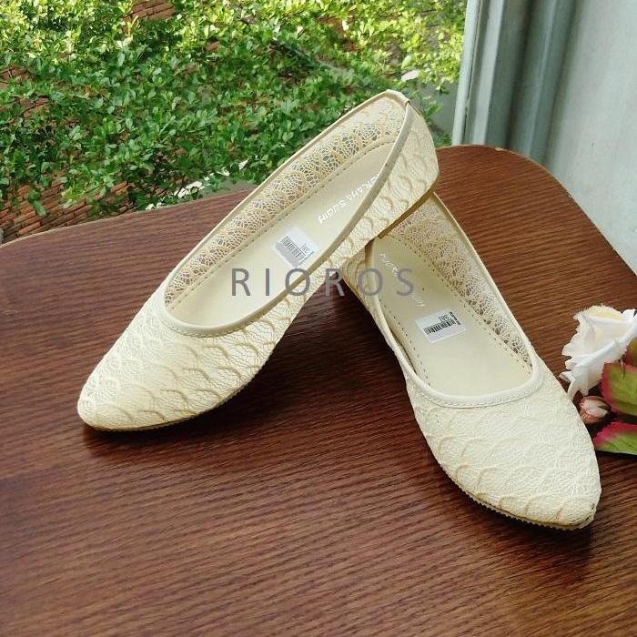 Rioros Sepatu Wanita Flat Shoes Trisha Cantik - Cream