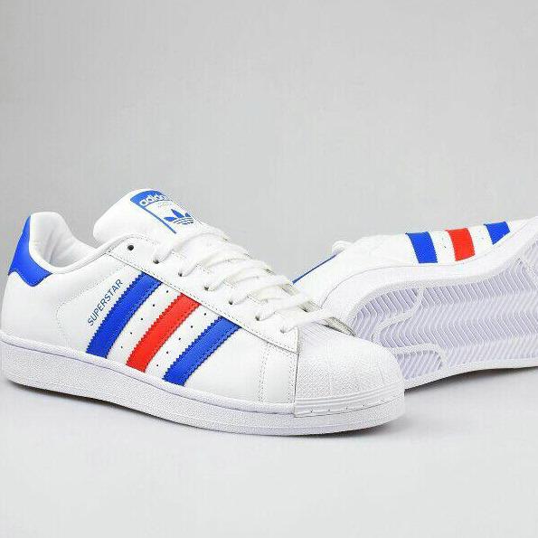 Sepatu Fashion Pria sport ( BISA BAYAR DI TEMPAT )