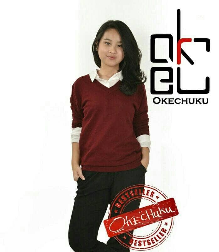 Jaket pria/Jaket wanita/Jaket jeans/Jaket bomber/Jaket levis/Jaket parka/Jaket bomber pria/Jaket gunung/Jaket retro/Jaket jeans wanita Sweater Rajut Knit Unisex Leher V Maroon Katun Polos Vanessa Okechuku - Hitam