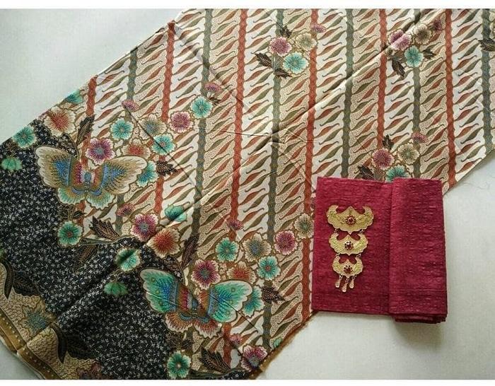 Kain batik solo kupu parang warna tanpa embos dan bros