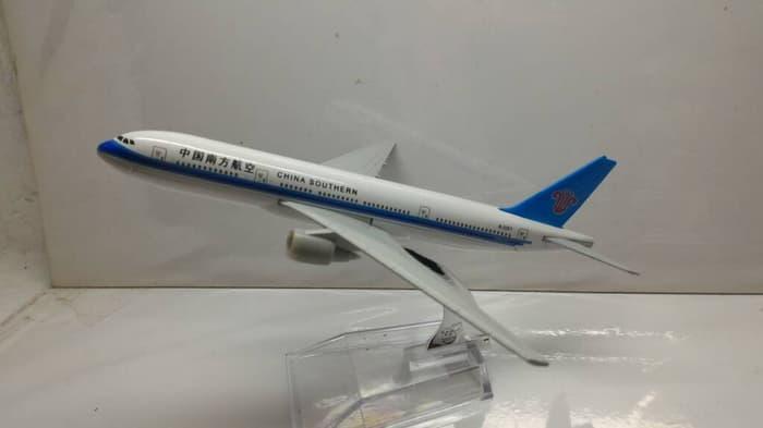 Souvenir Pernikahan Kado Ultah Diecast Pesawat Eva Air / Mainan Edukasi / Mainan Anak