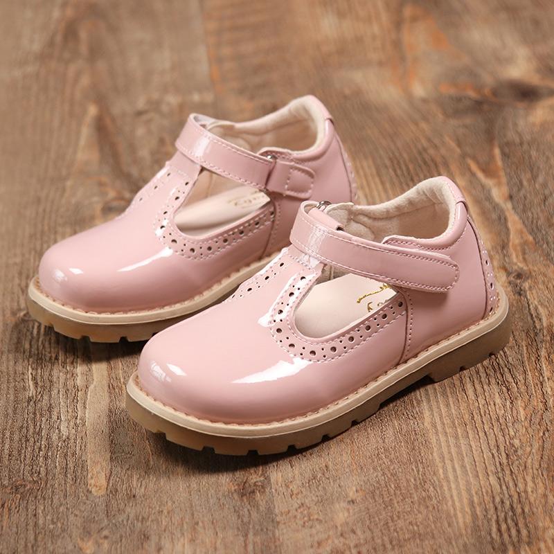 Anak prempuan Sepatu Kulit 2019 model baru musim semi Gaya Korea sepatu putri Anak Balita dan Diatas Balita stiker hitam Sepatu Klasik sepatu kacang polong sepatu lapisan tunggal