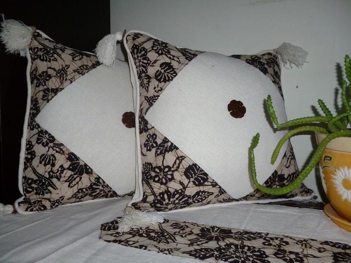 PROMO Sarung Bantal Sofa Atau Kursi Tenun Kombinasi Batik Kancing Bathok TERBARU