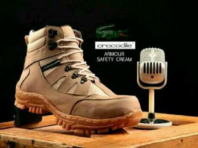 Sepatu Boot Pria crocodile Armour safety