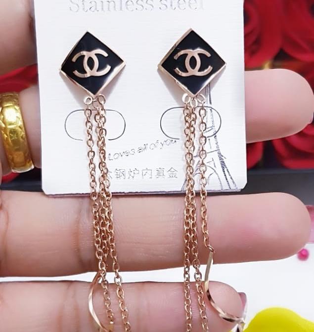 Anting chanel titanium