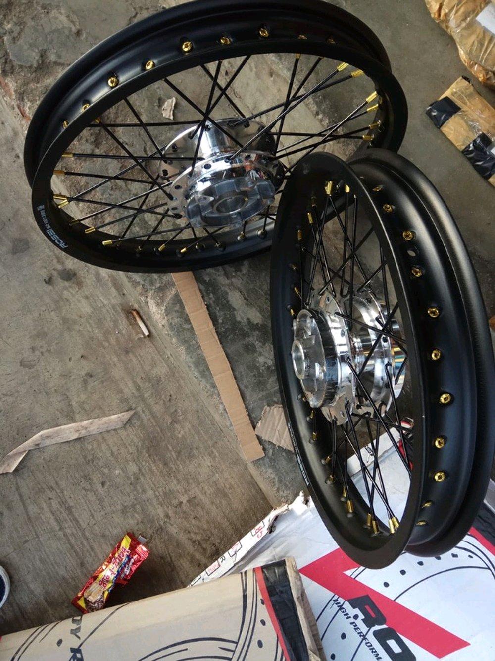 paketan velg rossi ukuran 140x140 17 plus rakit Vixion old V