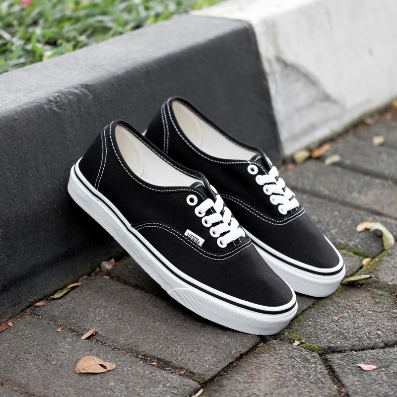 vans authentic black white
